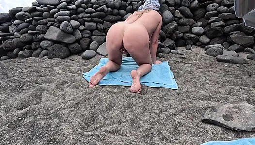 Sahilde açık havada domaltmalı mastürbasyon