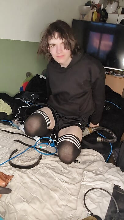 enyoing min vibrator og puste op, men stik