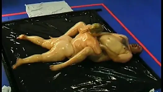 Cewek semok dengan memek berbulu lagi asik dientot habis-habisan
