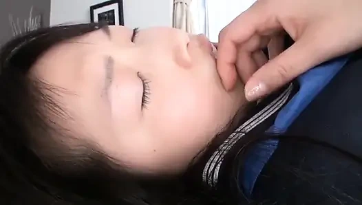 Мужчина средних лет и красотка в униформе.