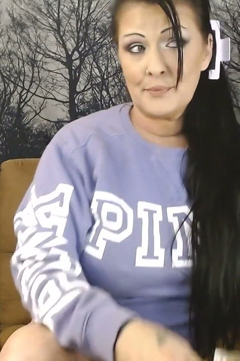 MILF Anna pali pełne smaki ponownie