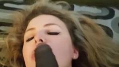 Une Australienne blanche suce une grosse bite noire, amateur