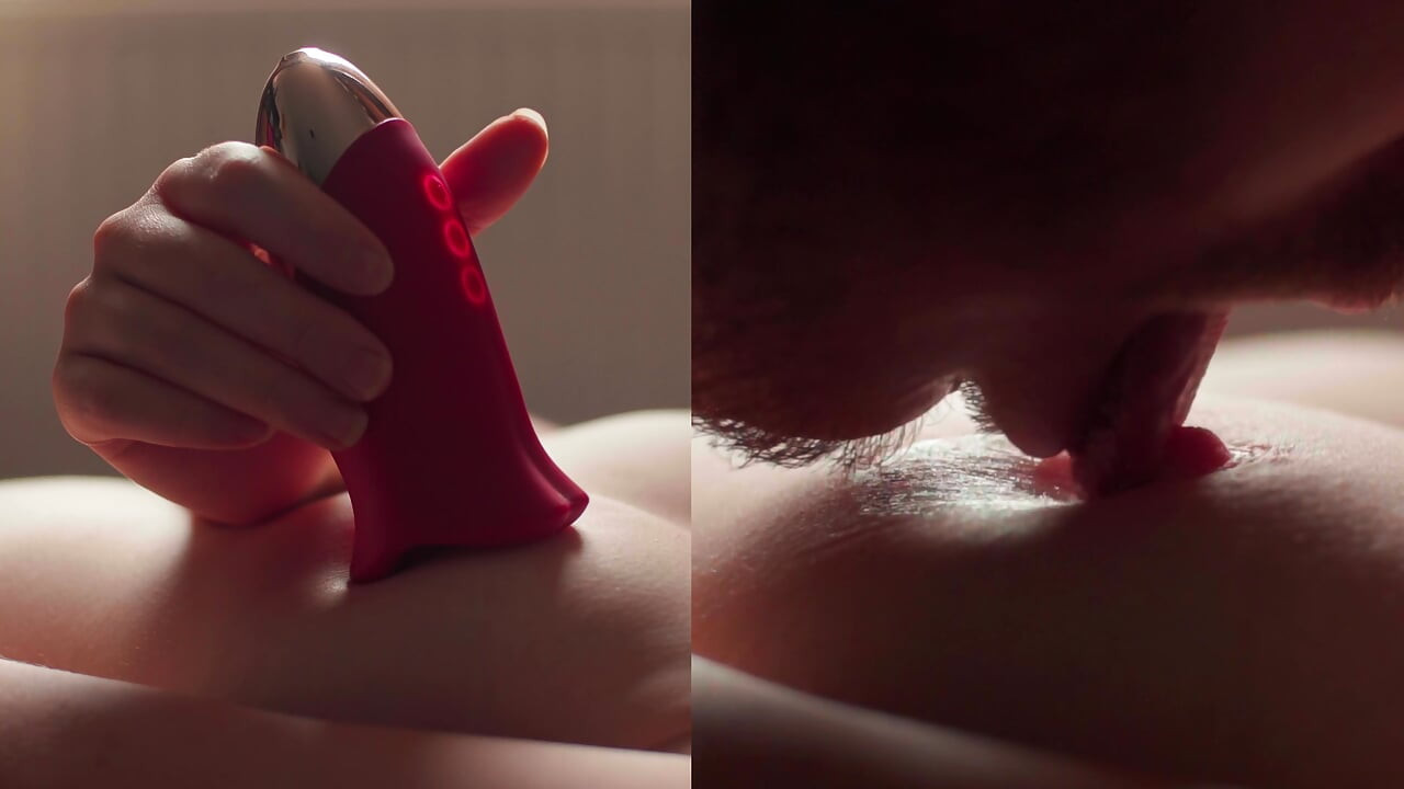 Intenso clitóris Licker Toy sente como se alguém estivesse comendo minha buceta