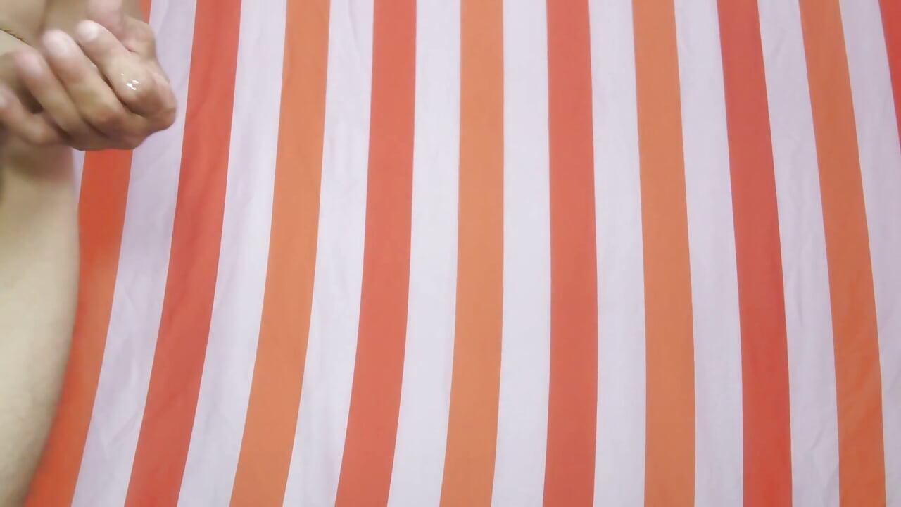 Une femme mariée suce