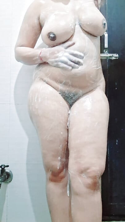 Hot aunty caught in camera desi indian