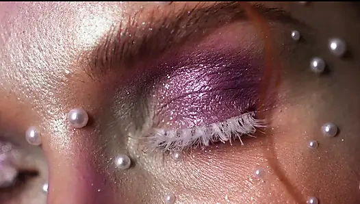 Eine Dunkle Weihnachtsnacht. Zwei Sündige Schönheiten Und Ihre Spielzeuge.