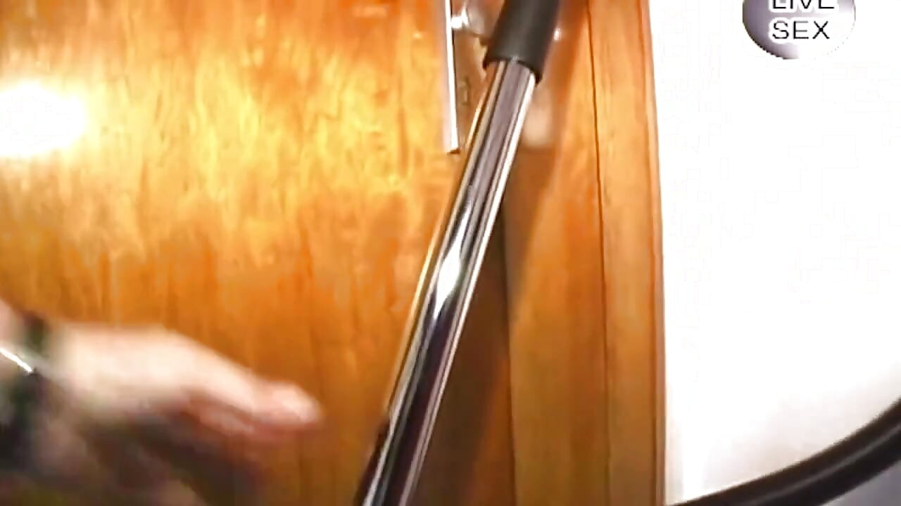 Amater je duboko fingerovan i jako puši kurac