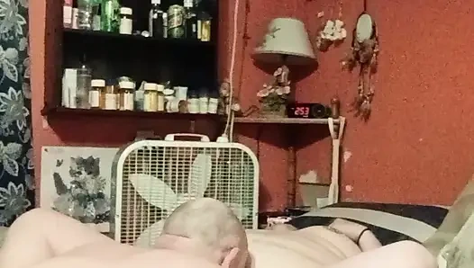 Cowok ini ngentot aku sampai aku crot terus