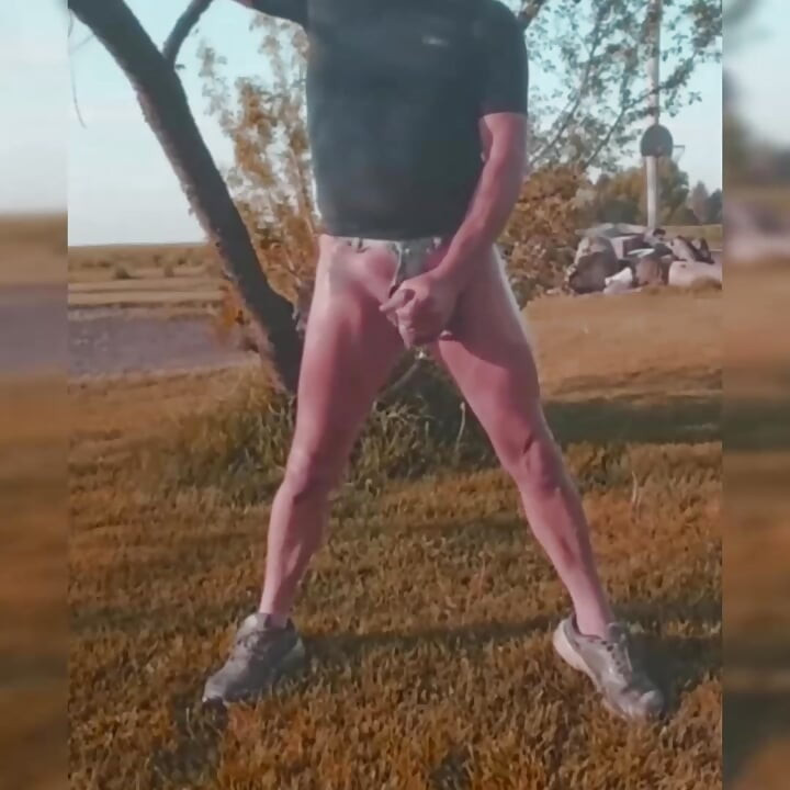 露出癖は多くの注目を集めることで生き生きとする人のことです。