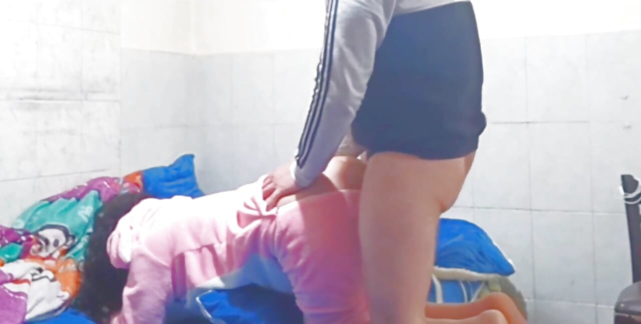Amateur Sex - My Stepmom Doesn't Know I Film Her When She's in Fours