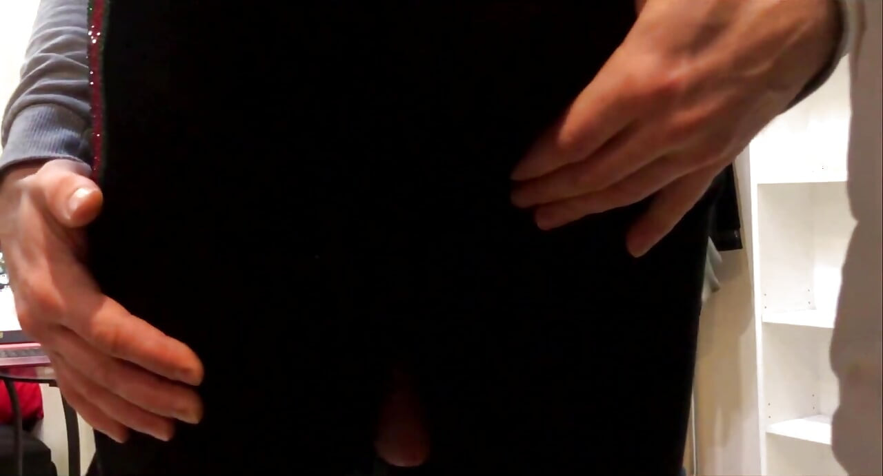 A straight guy with a hot ass fucks a mannequin in a shop! Risky masturbation in a public place