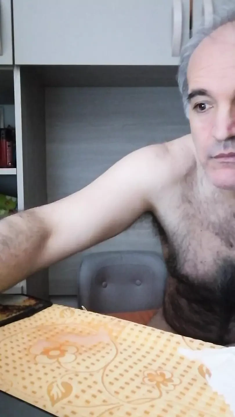 Um jato de porra longo e quente atira fora do meu pau duro