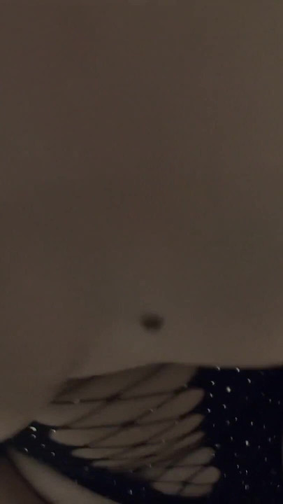 สาวอาร์เจนตินาวัยใสขอให้นักท่องเที่ยวท้อง