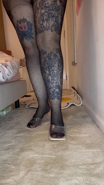 Tights Try on