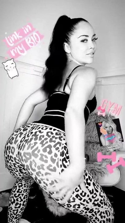 dancing ass brunette