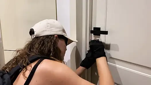 Hot Invader Was Punished for Trying to Rob Me! Fuck Her and Fed with My Cum