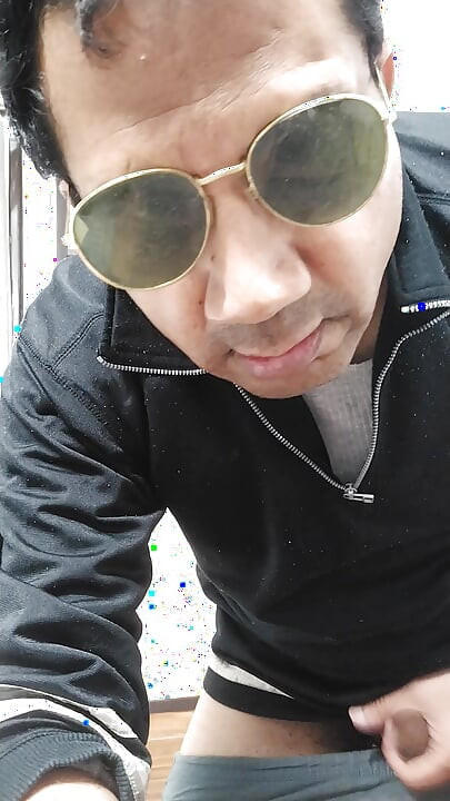 I am alone and I want to fuck any girl