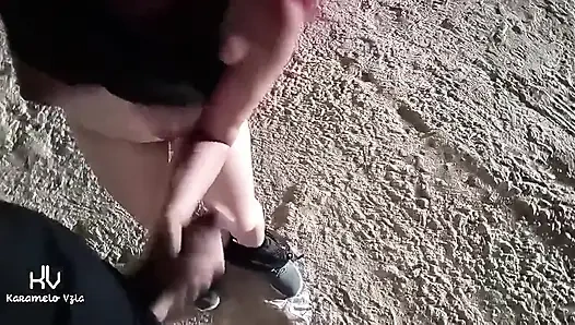 Cowok mesum nunjukin kontolnya di depan umum dan aku nggak bisa menahan diri untuk ngentot di gedung bekas