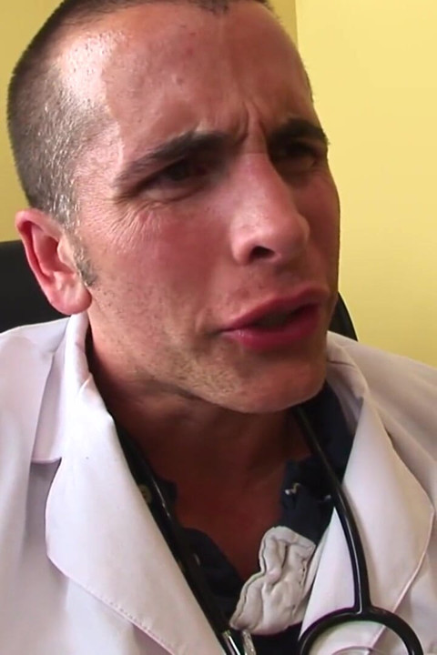 Überweisung mit großem schwanz für diese durstige blondine mit sperma