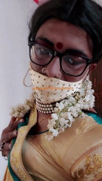 Indian sexy crossdresser Lara D'Souza saree video