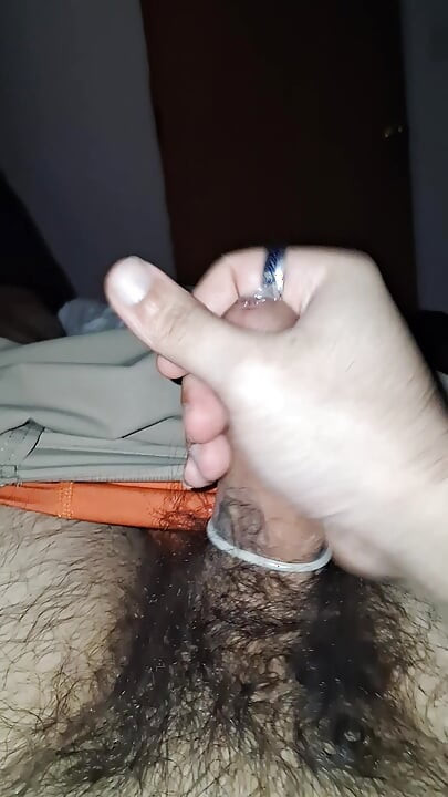 Χαϊδεύω τον πούτσο