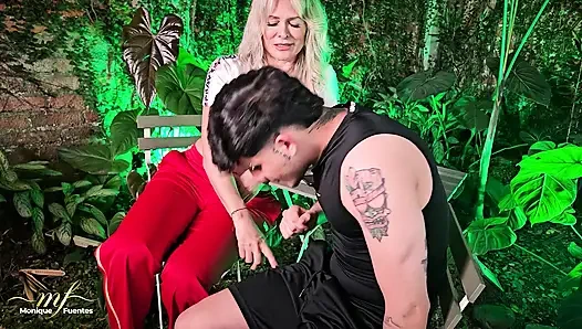 Ich bringe den freund meines stiefsohns nach hause, damit er meine muschi mit seinem großen schwanz ficken kann - Monique Fuentes & Big Jackson