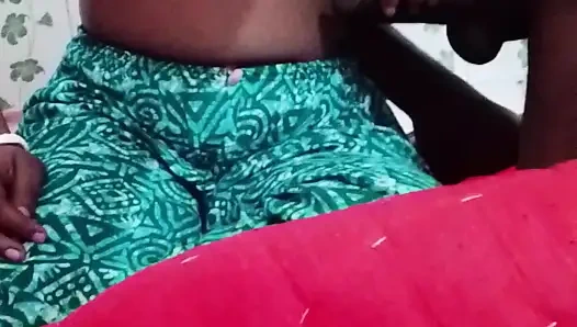 Неверную жену дези трахнул незнакомец в первый раз