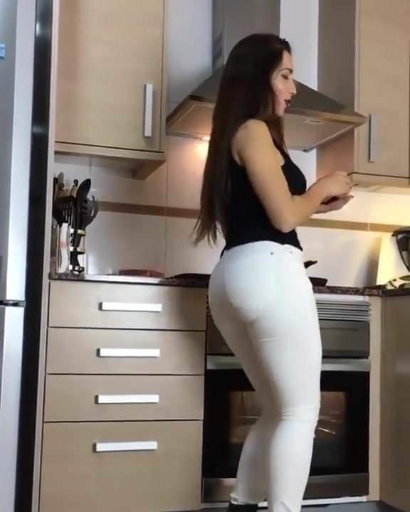 Seksi kuhinjski ples