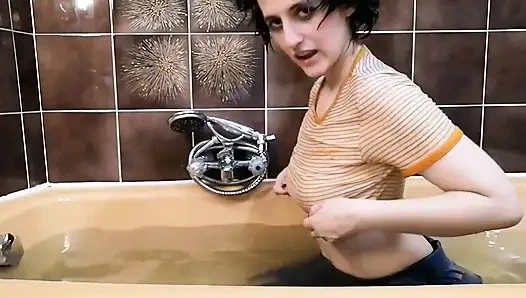 Adik tiri dientot joi