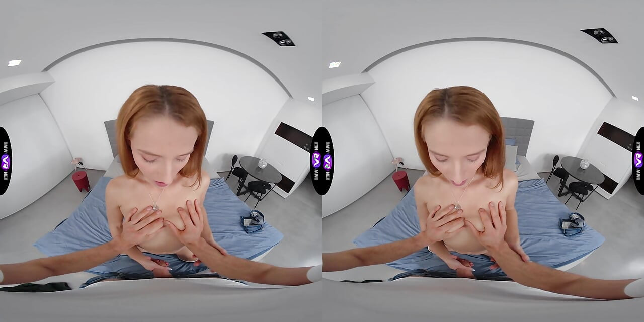 לוסיאנה לוסי בעלת החזה הגדול מגשימה את הפנטזיות הארוטיות שלה חזק - TmwVRnet