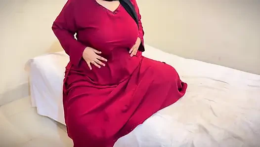 Aku gadis semok arab 20 tahun, boleh ngentot aku dong? Orang tuaku lagi nggak di rumah hari ini