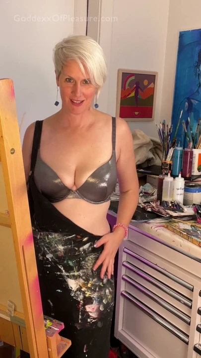 You Got Hard Modeling For your MILF Artist Neighbor When She Painted you And Gave you A JOI | Clip 1