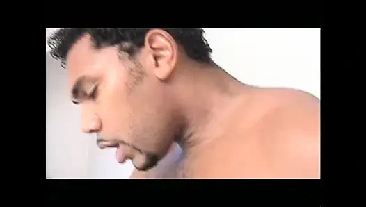 Şimdiye kadar sikilen ve yüzüne canavar siyah yarakla boşalanan en güzel orta yaşlı seksi kadın