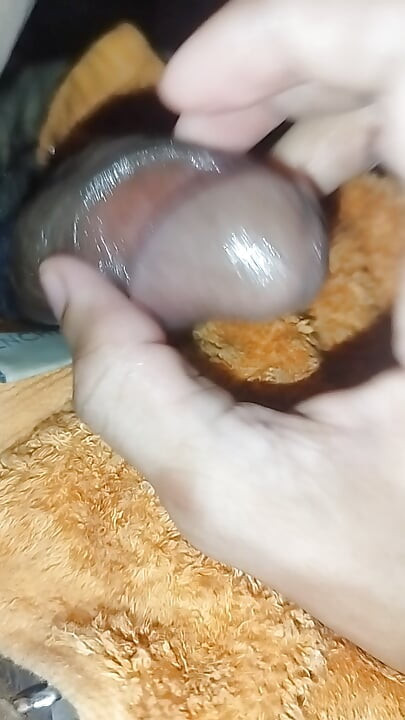 À la recherche d’une vieille femme prête à rencontrer ma bite excitée