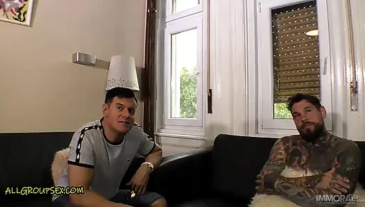 Латина с большой задницей Amy Amor и Serina Gomez обмениваются спермой вчетвером – весь групповой секс 4k