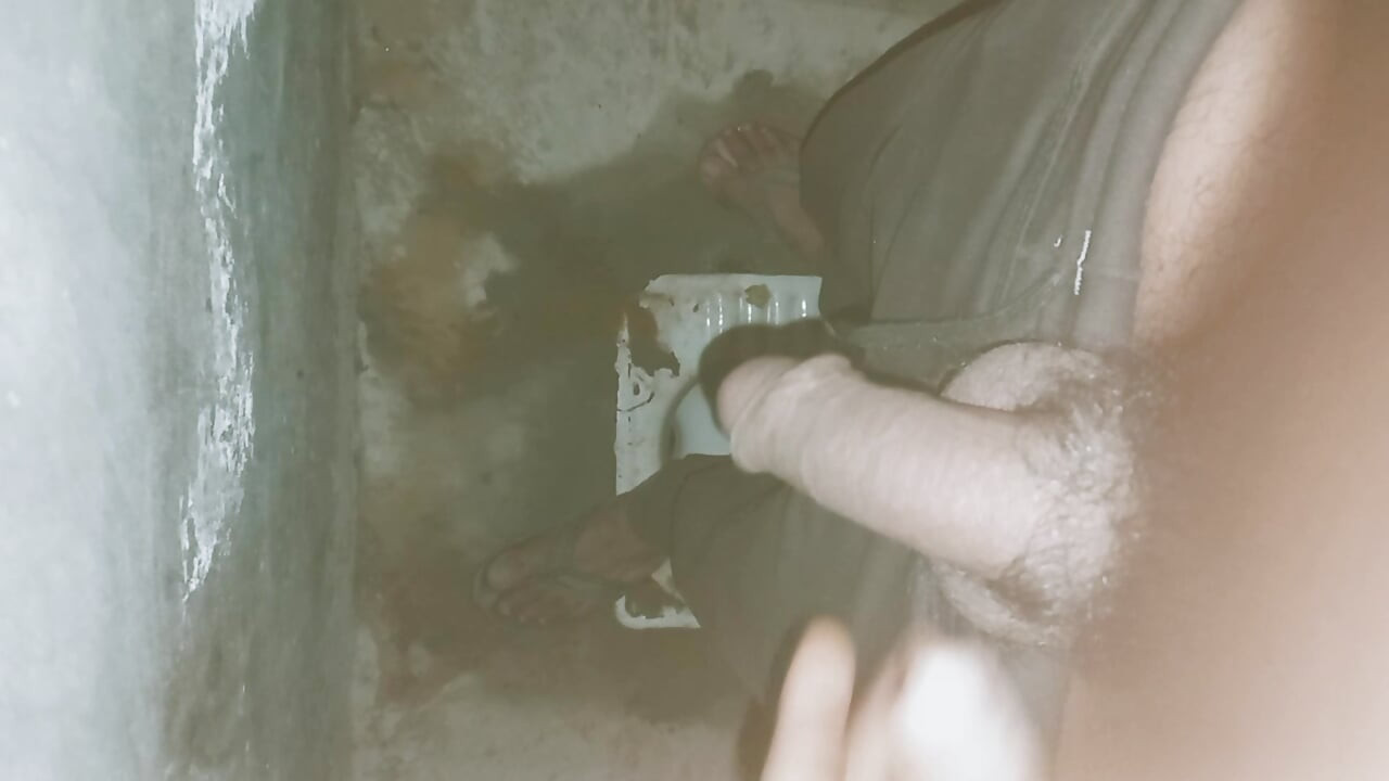 Desi boy mastervation !! Mastervation in bathroom