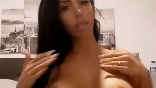 SSicilia Showing her Big tits