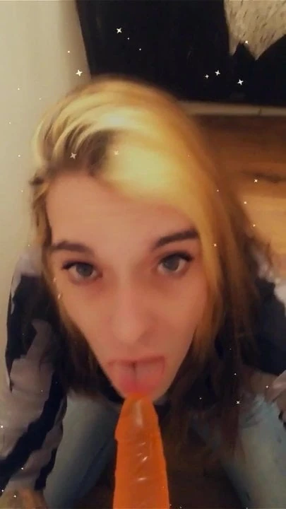 Classy TS Shemale enjoys herself