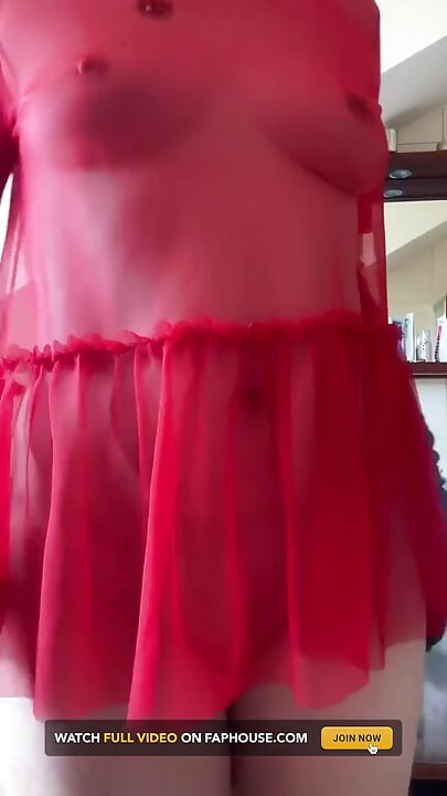 Mary Wolfienstern. MILF Striptease