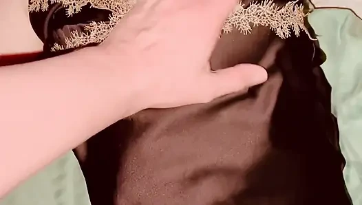 Baştan çıkarıcı külotlu üvey annem beni azdırdı. Ona ve külota sürtüntüm