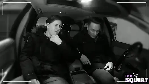 Sexy kuriermädchen bekommt mächtiger und unvergesslicher orgasmus