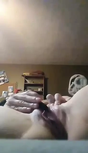Self play ends up in dripping wet pussy