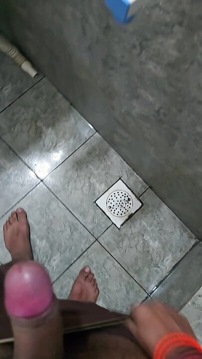 Kencing, pijat, gesek, dan ngentot