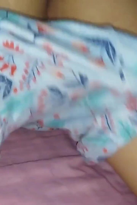 義理の妹とシーツの間で遊ぶ