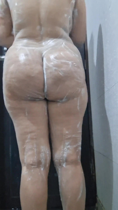 Bangali indian teen first time in mumbai bathroom video | Clip 1