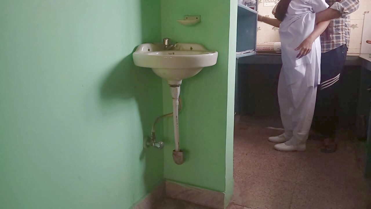 Стегната путка на девствена ученичка, Деси секс, индийски секс