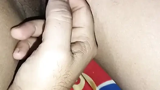 Desi Pooja Bhabhi Apni Chut Masajı
