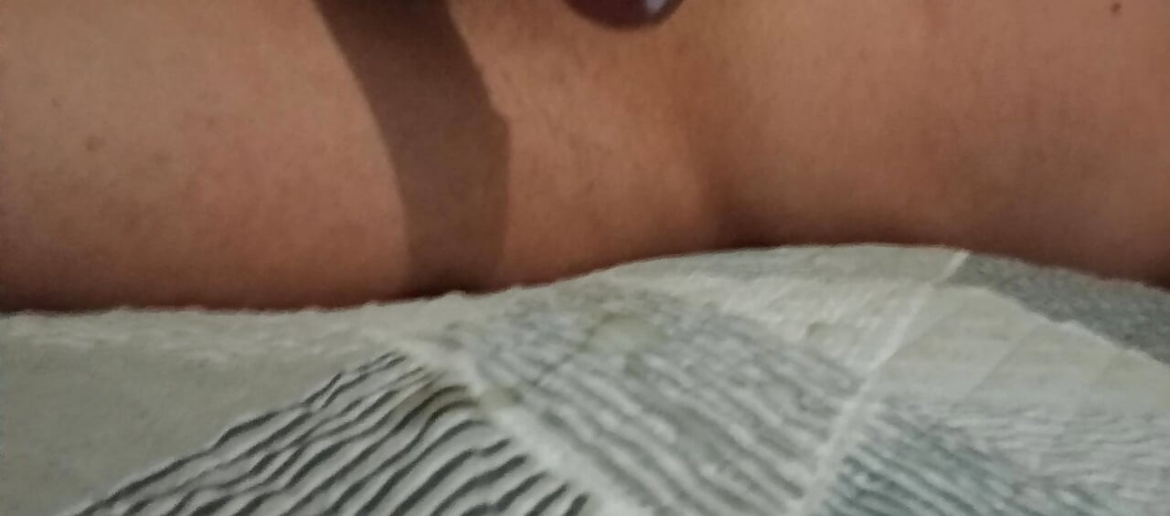 Masturbasi sama penis berbulu sampai ejakulasi