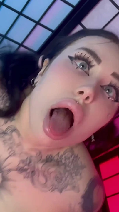 Memorabile momento da "Questa RAGAZZA del anime scopa con un grosso cazzo e viene coperta di sperma"