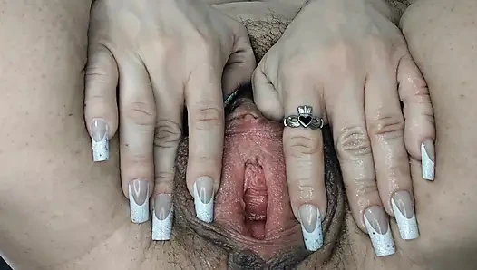 Kıllı amcığım geniş açık açık azdırıyor